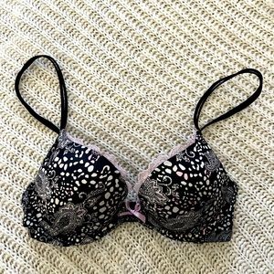 VS “Very Sexy” Push-Up Bra